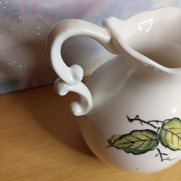 Vintage* Medium Ceramic Pitcher and Bowl - Picture 7 of 11